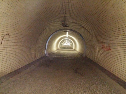 Пешеходный туннель Карлин-Жижков